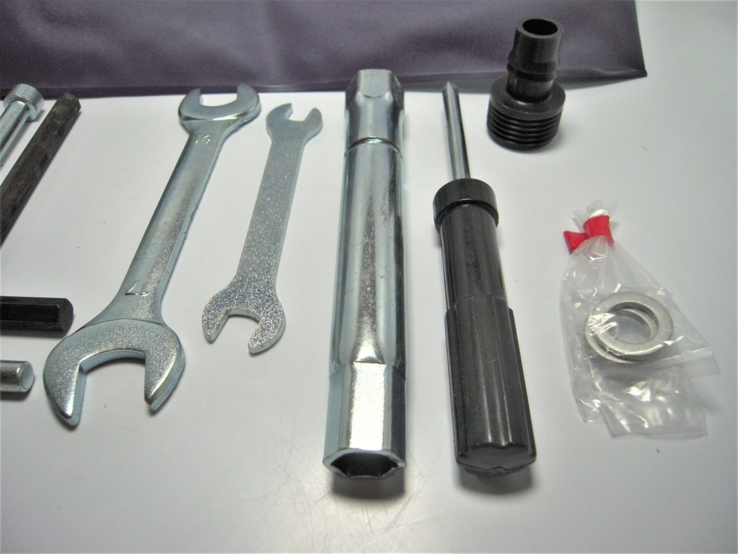 Suzuki 0980081811 Marine Outboard Boat Motor Engine Original Tool Kit