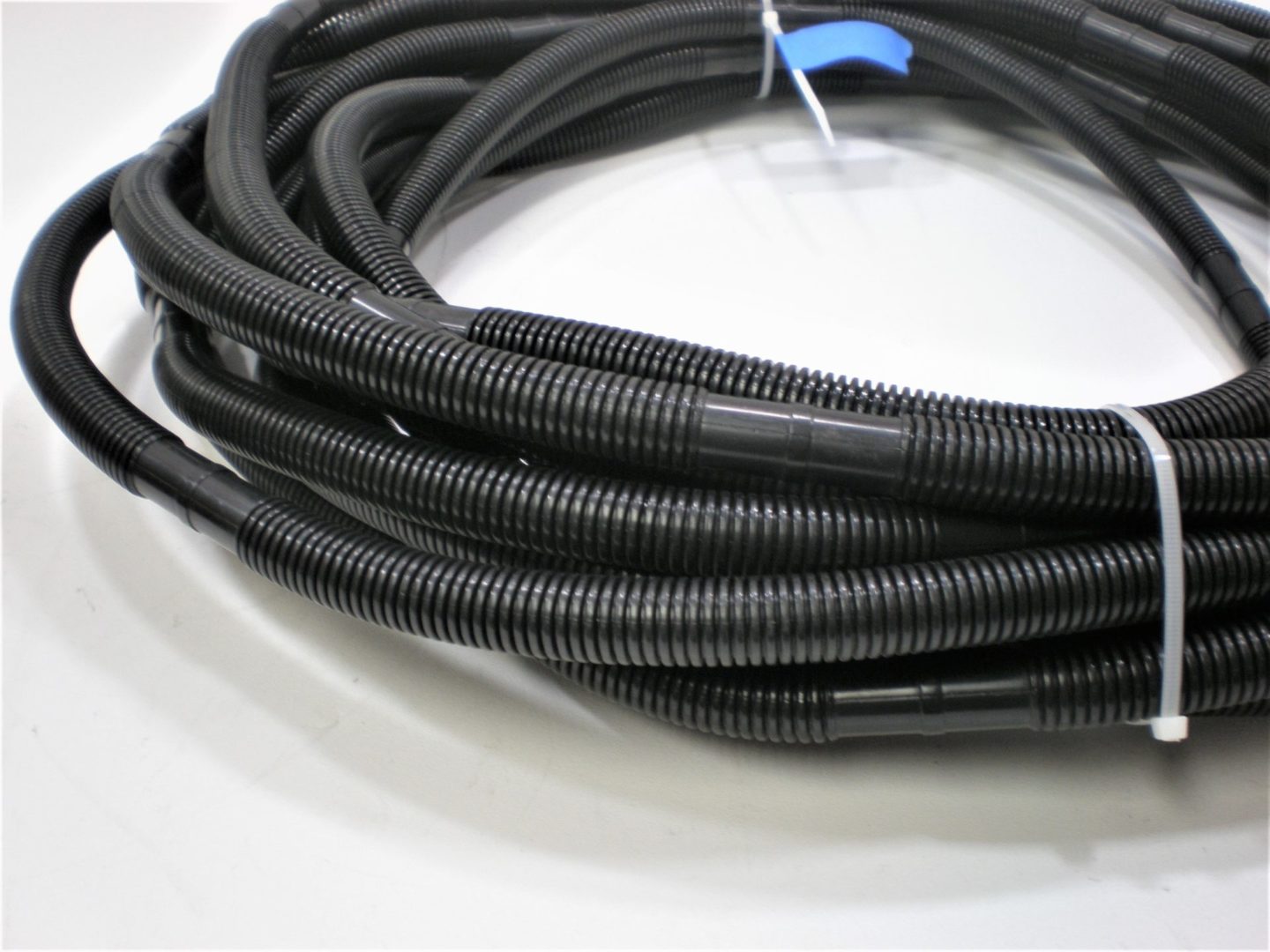 erik-corrugated-ghjknm-1-18-scaled