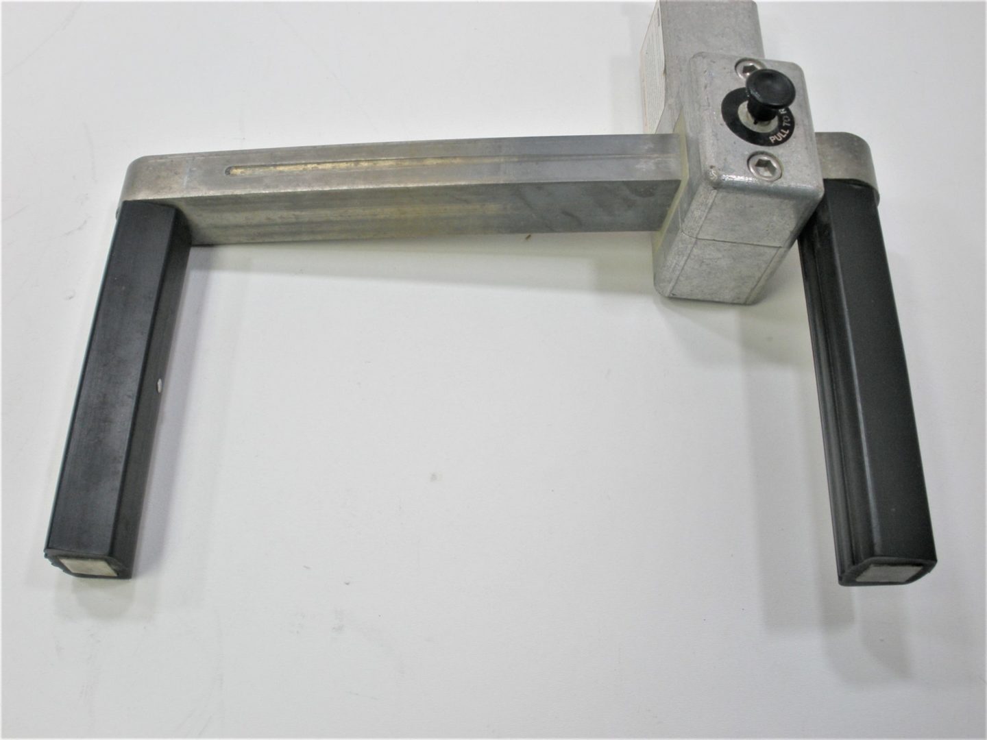 mickel-dhanoolal-boat-ladder-step-we-fiwe-fi-scaled