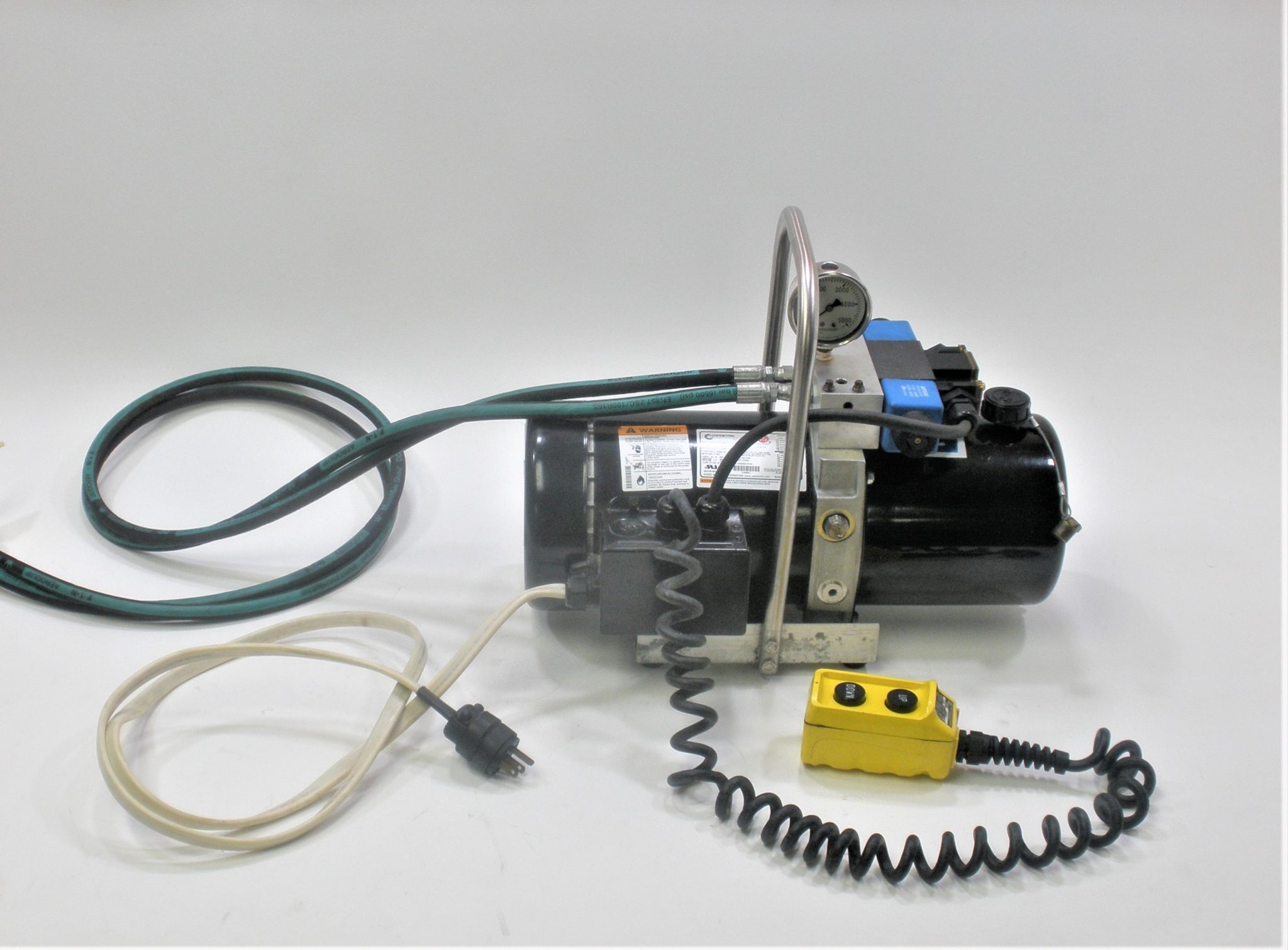 concentric-c63hsd-5123-portable-hydraulic-pump-with-hose-and-push