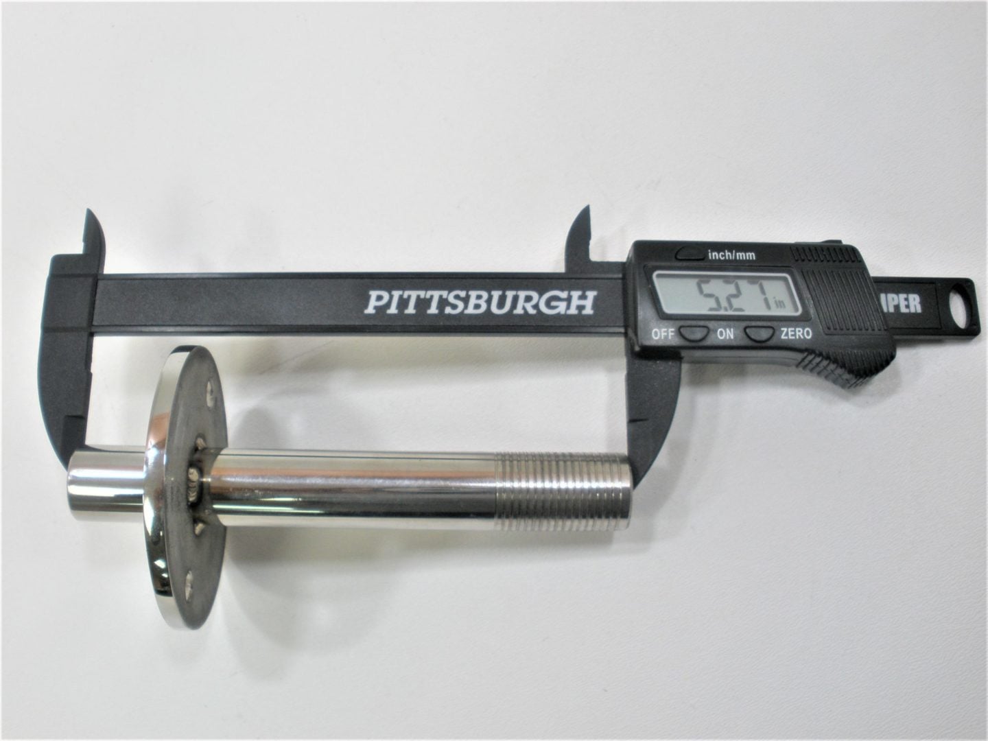 mickel-dhanoolal-stainless-steel-thru-hull-in-wefjiwifj-scaled