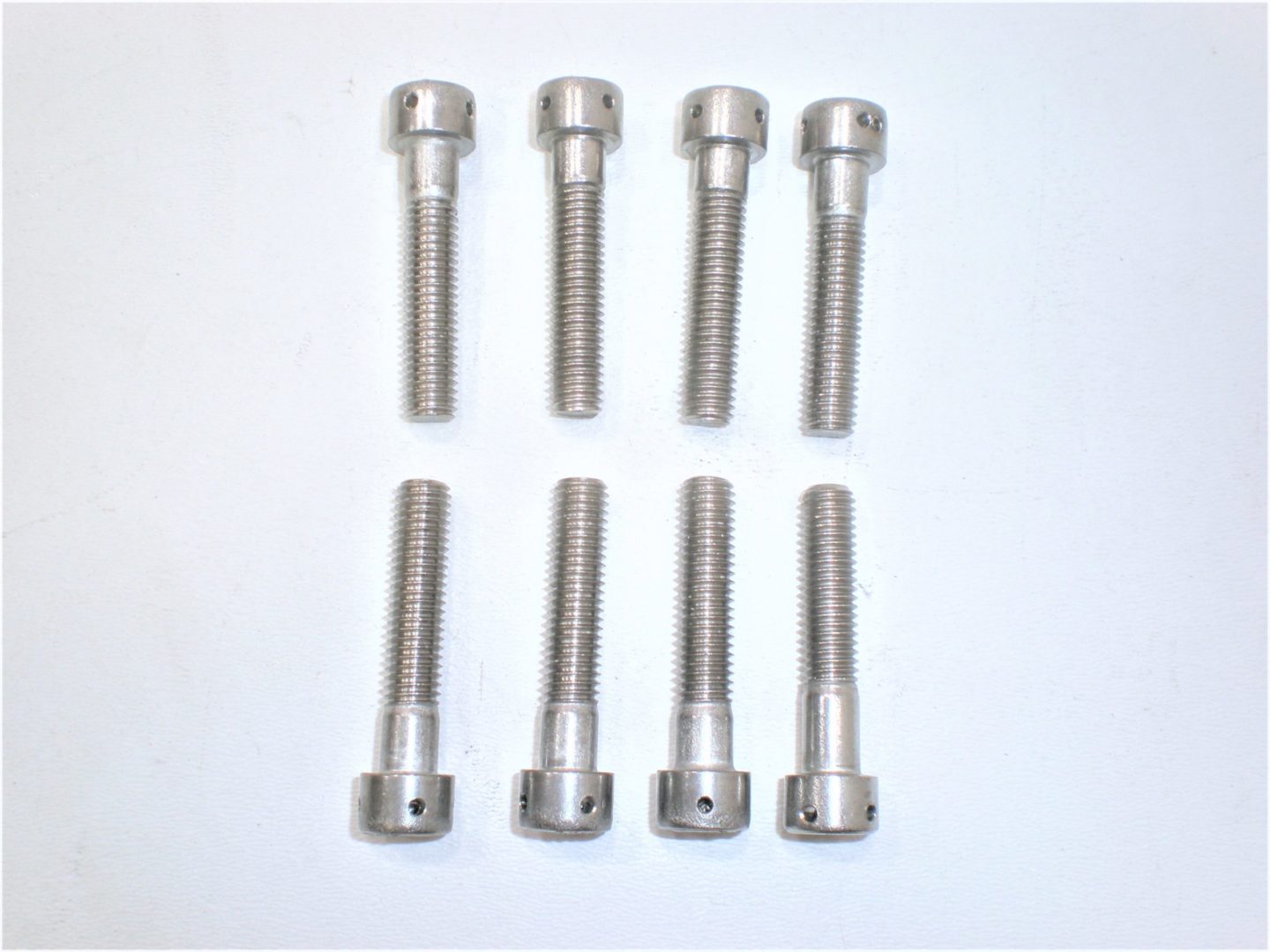 erik-volvo-screw-asdfghsdfgdf-1-4-scaled