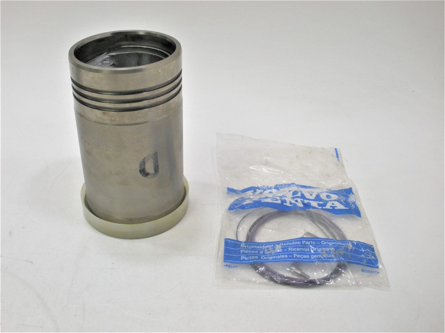 volvo-penta-cylinder-liner-kit-876834-2-eoprigjpeiojpeorigjpoerigjpeorigjoprgeg