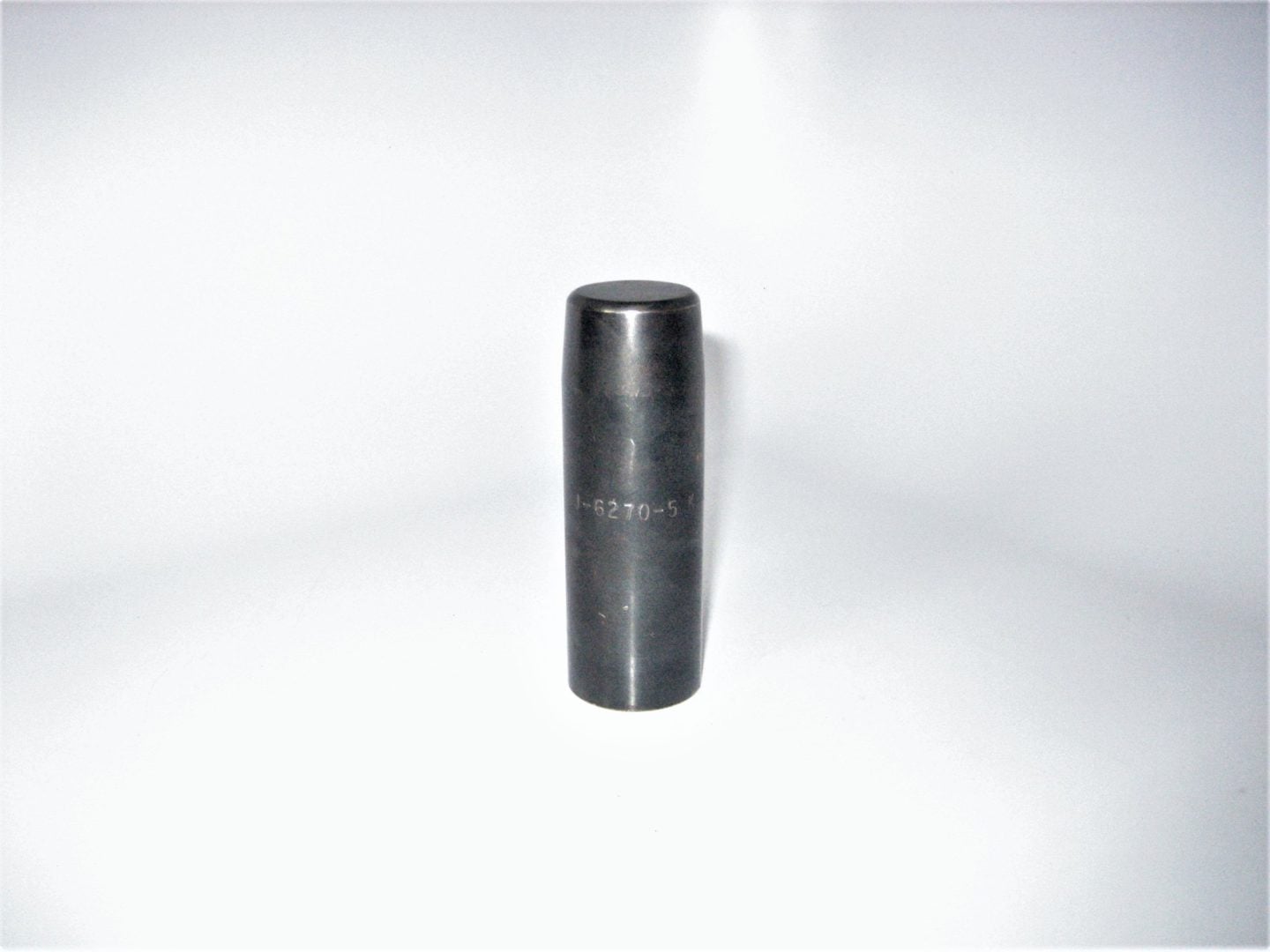 erik-kent-moore-j-sdfghvbhnsdf--scaled