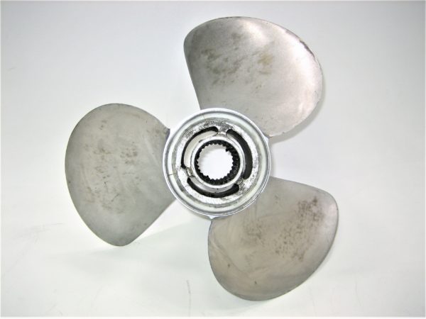 erik-volvo-prop-asdfghcvbndfg-1-2-scaled