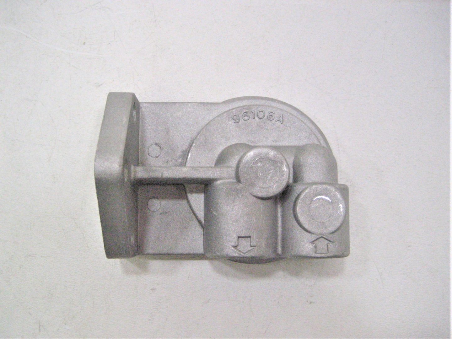 crusader-oil-filter-header-r079066_eh_982020-3-