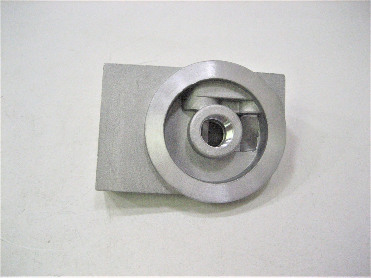 crusader-oil-filter-header-r079066_eh_982020-5-