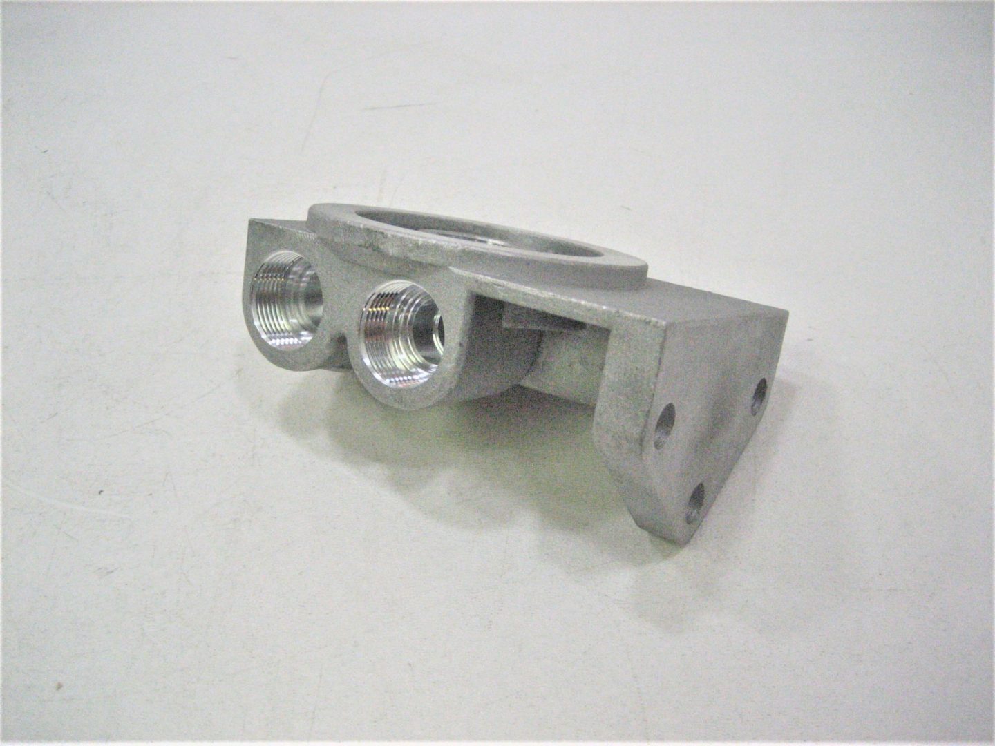 crusader-oil-filter-header-r079066_eh_982020-6-