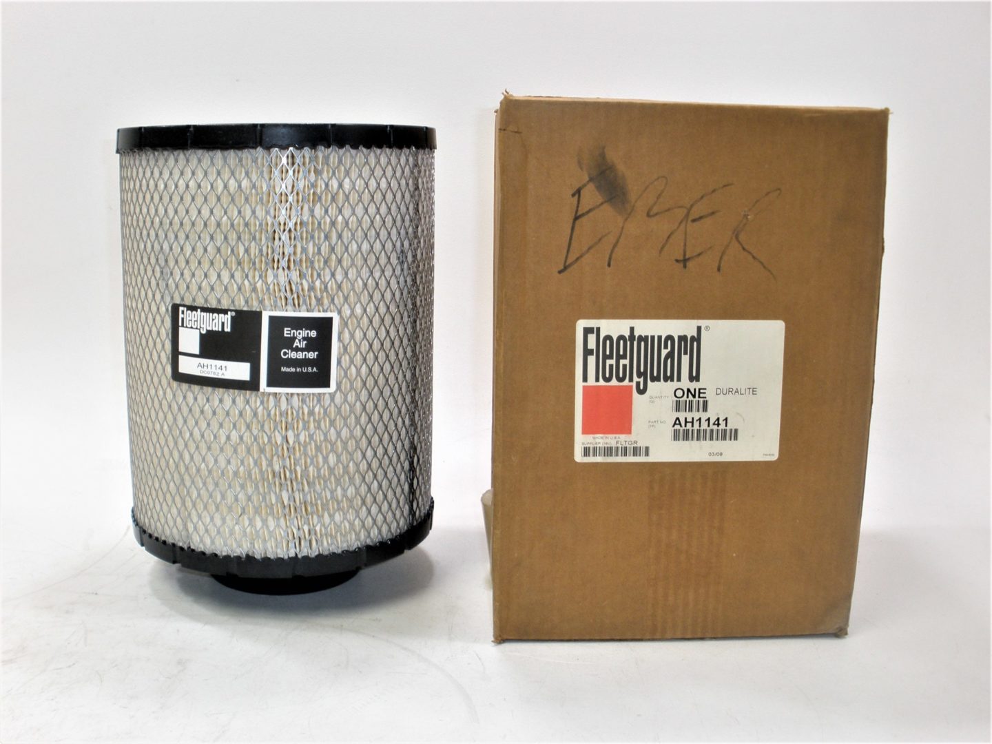 FleetGuard AH1141 Cummins Diesel Engine Motor Air Filter Element *NEW
