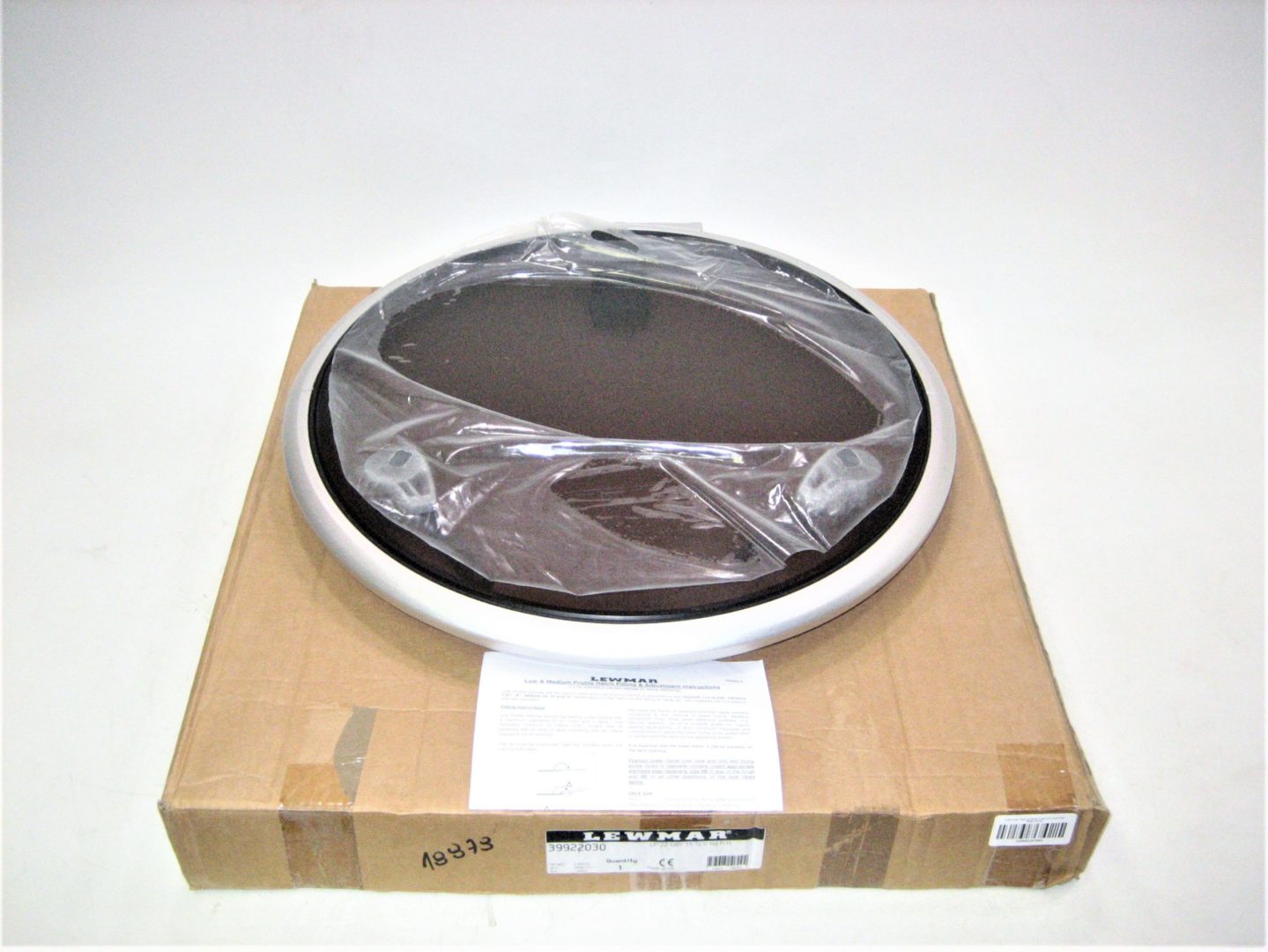 lewmar-hatch-39922030_eh_1022020-1-