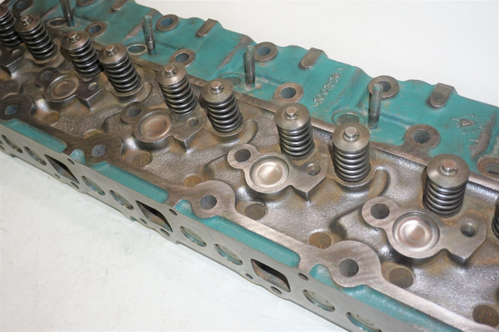 volvo-penta-3803308-cylinder-head-_md_-10-6-20-ewropigwjeoirgjpoirjpoiwjpogepdddiogjerigje-8-1-1