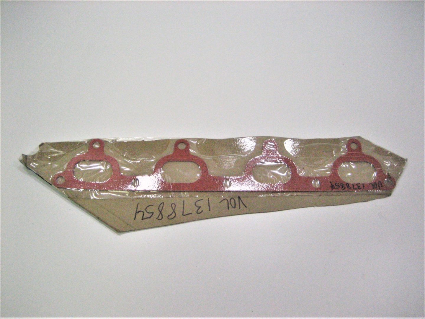 volvo-gasket-1378854_eh_1132020-3-