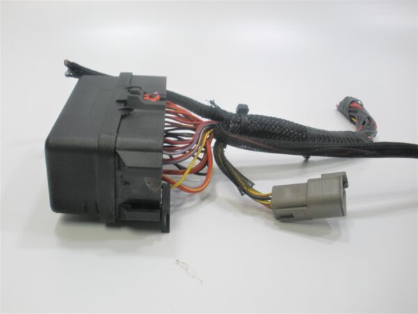 brp-ski-doo-snowmobile-engine-motor-fuse-box-panel-wire-harness-with-cover_md_-12-10-20-poeirfjpoeifjpeoirfjpoerifjpoeirfjperioofjeriojfepwrfj-2-