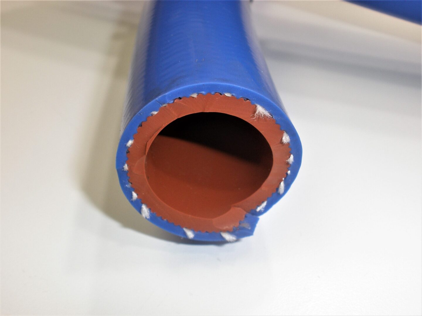 blue-marine-boat-smooth-flexible-tubing-rubber-drain-hose-1-inch-x-4-ft_md_1-28-21-woeifjqpwoifjwpojifwpoiefjwiofj-2-