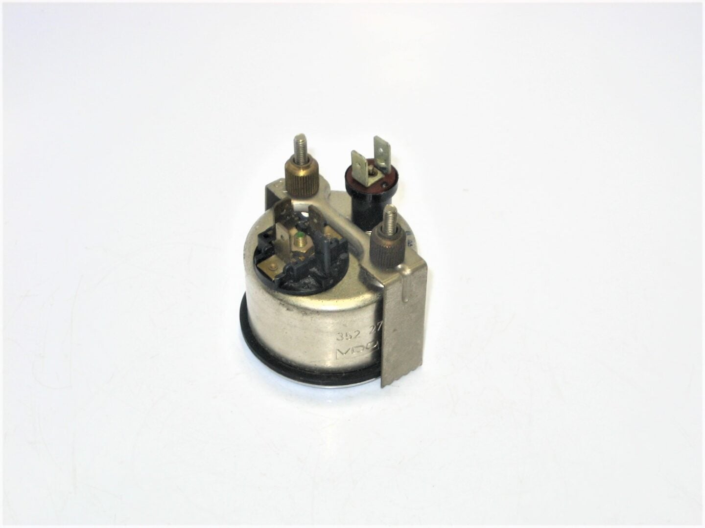 vdo-gauge-352-271_eh_1252021-7-