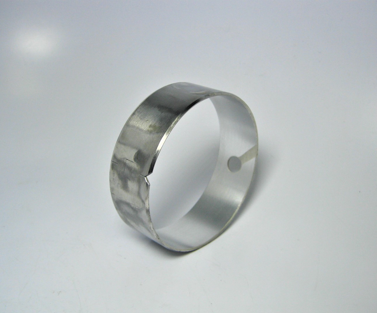 volvo-bushing-1556514_eh_1142021-6-