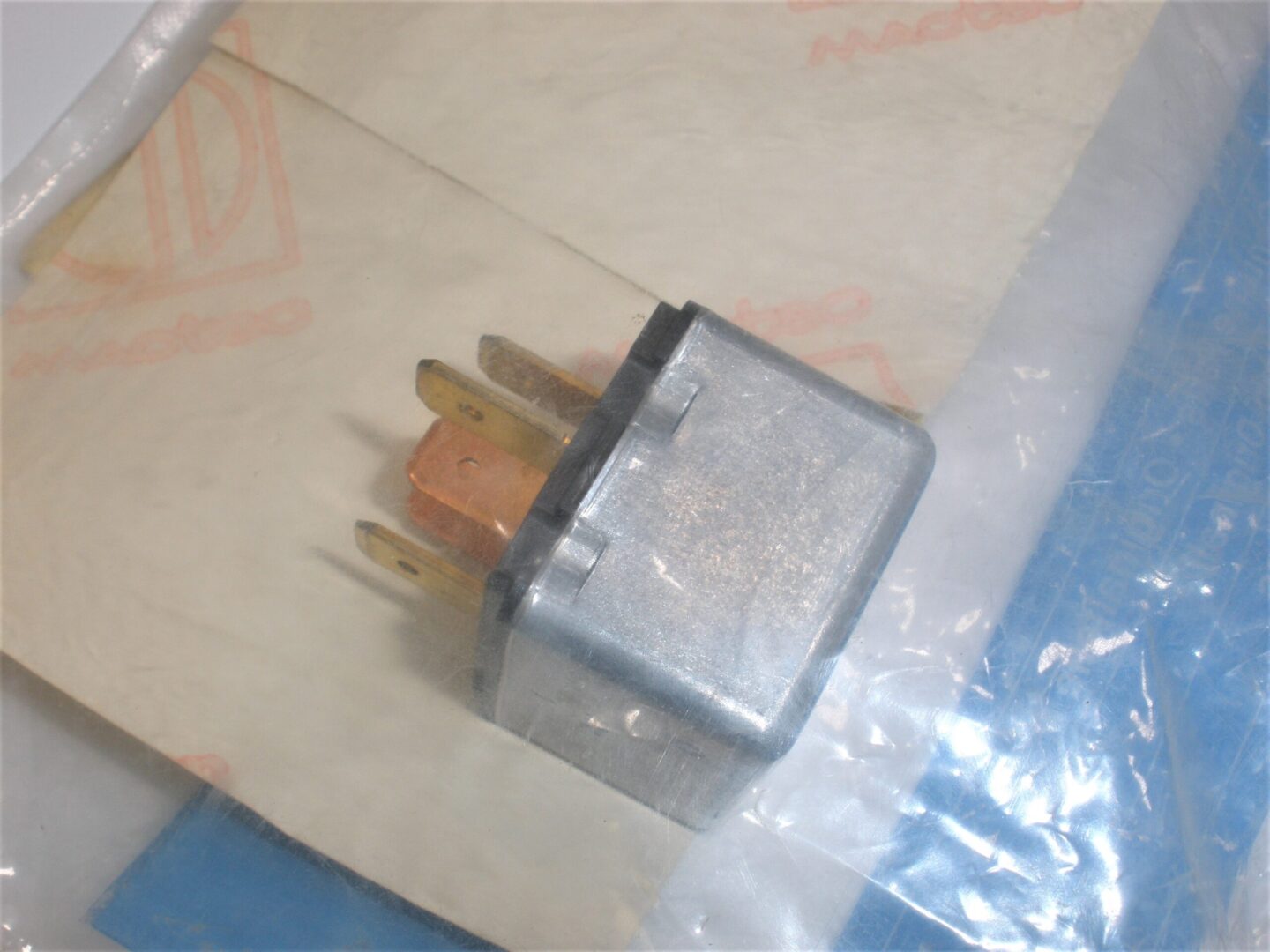 volvo-penta-876037-3-aq270280-sterndrive-boat-motor-power-trim-relay-876037-3-_md_-1-19-21-woqipefwoiefjwopiefjpowqeifjpowi-11-