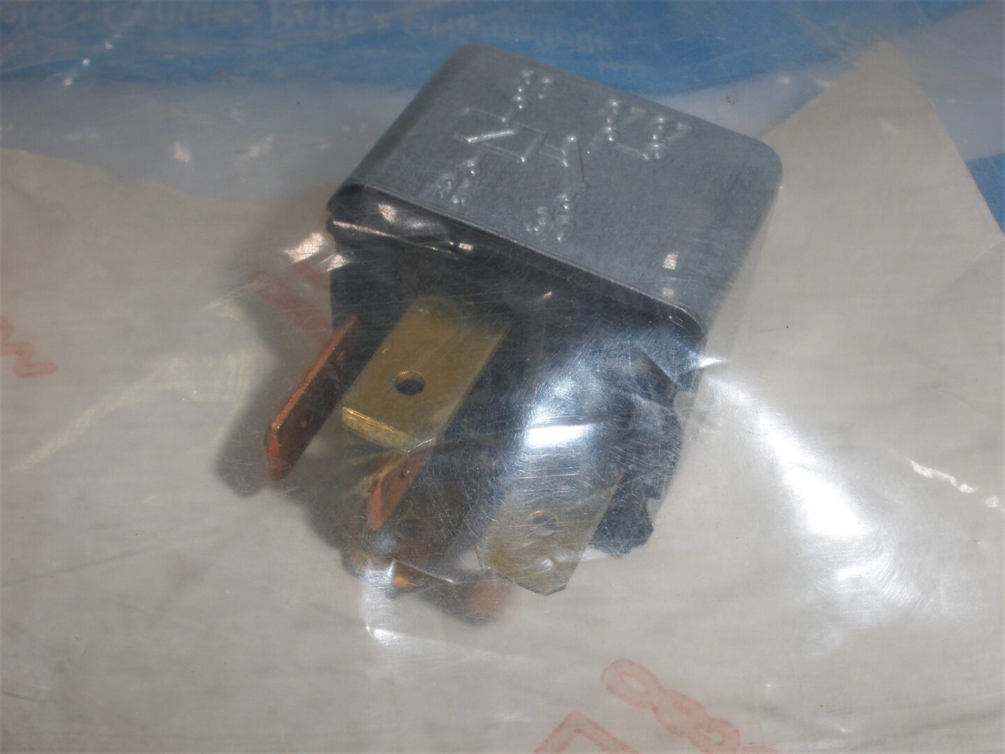 volvo-penta-876037-3-aq270280-sterndrive-boat-motor-power-trim-relay-876037-3-_md_-1-19-21-woqipefwoiefjwopiefjpowqeifjpowi-4-