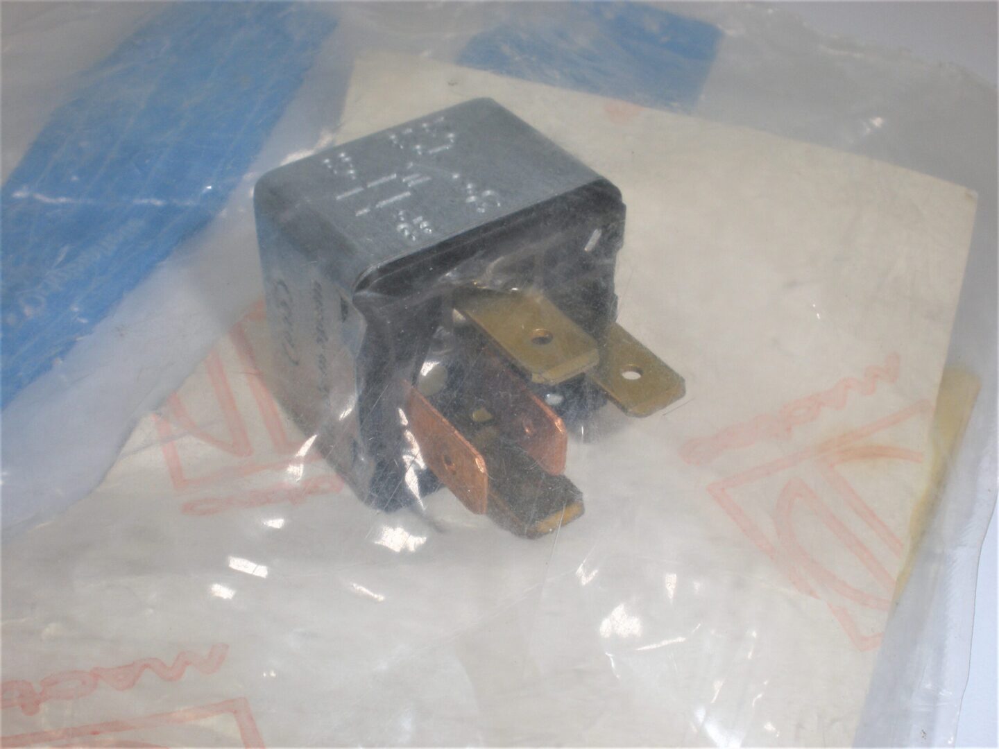 volvo-penta-876037-3-aq270280-sterndrive-boat-motor-power-trim-relay-876037-3-_md_-1-19-21-woqipefwoiefjwopiefjpowqeifjpowi-6-