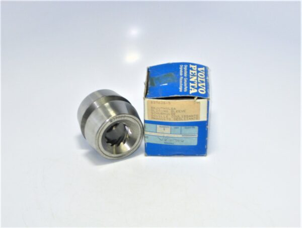volvo-sleeve-839628_eh_1252021-1-