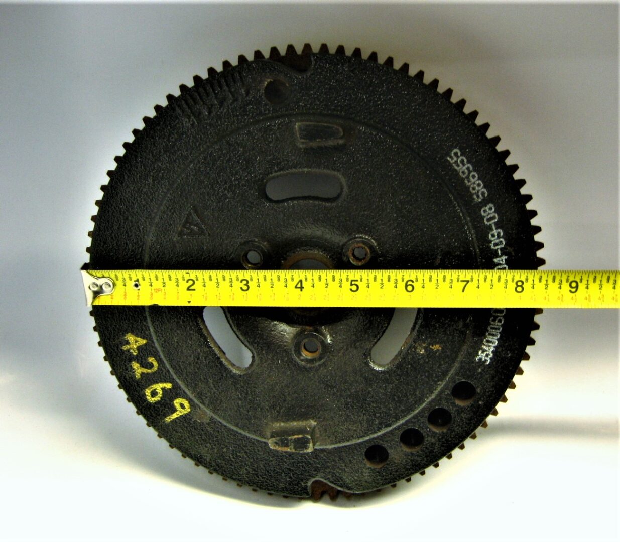 evinrude-flywheel-meas_eh_1172022-2-