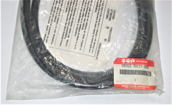 suzuki-09352-70121-00b_eh_2182021-2-