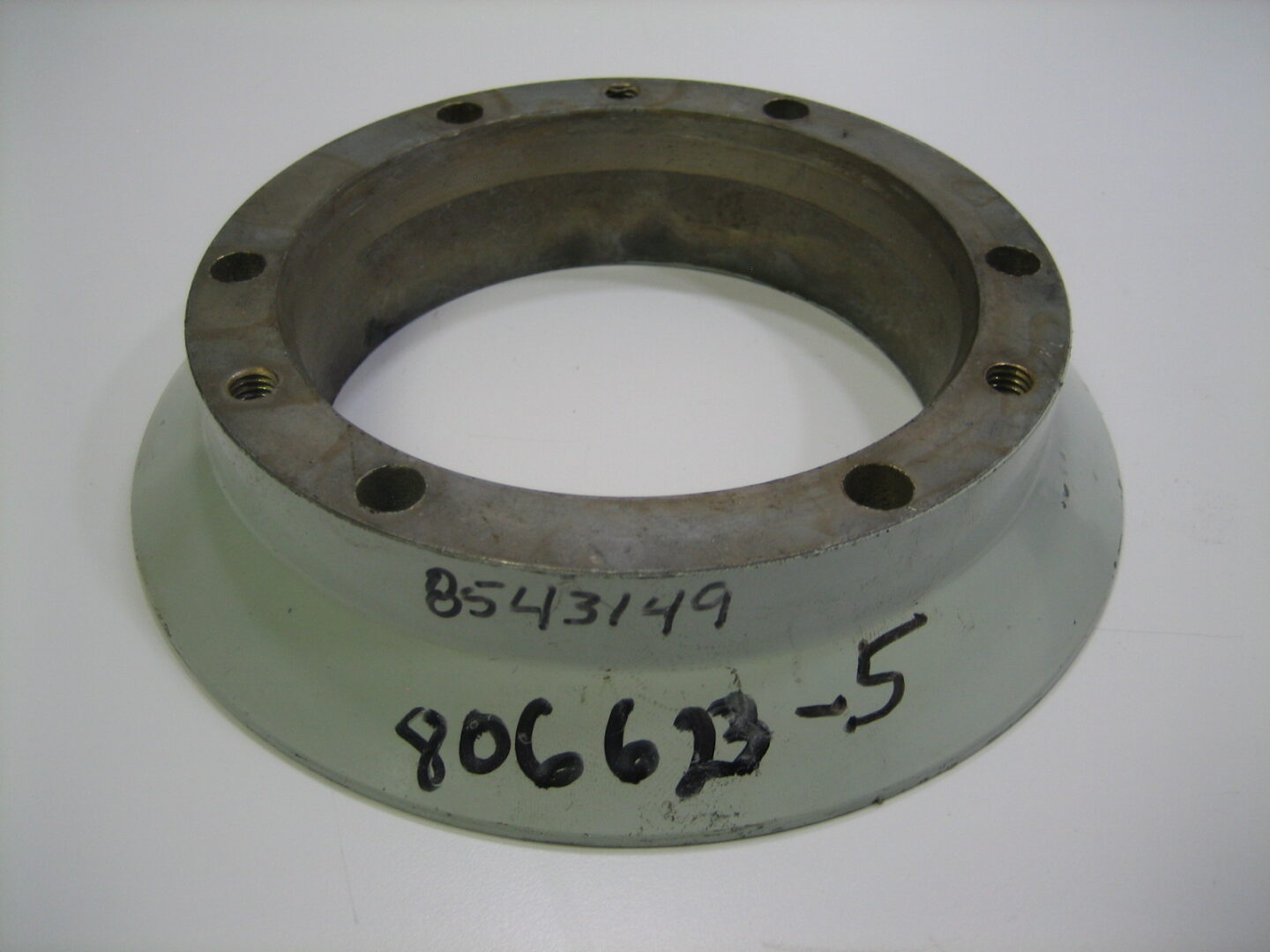 volvo-penta-806623-aq-series-marine-sterndrive-transom-clamping-ring-blemished-_md_-2-2-21-weiofjqpwoeifjwpoiejpoifjwepofjpqweoij-1-