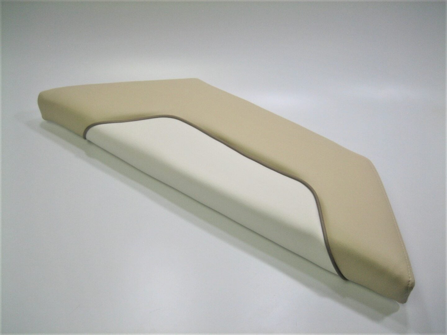 sea-ray-2076911-marine-boat-beige-white-oem-starboard-cockpit-seat-cushion-new-_md_-3-11-21-wopeifjpqweoifjqwoifqjwopijopqwj-7-
