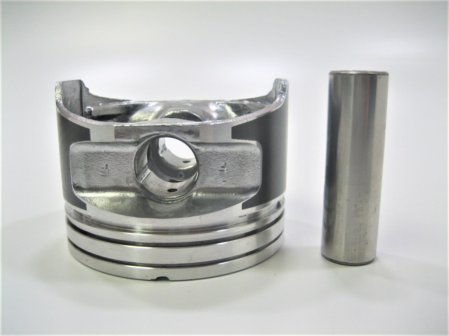 Sealed Power H816CP Ford 302 5.0L DuroShield Hypereutectic Cast Piston