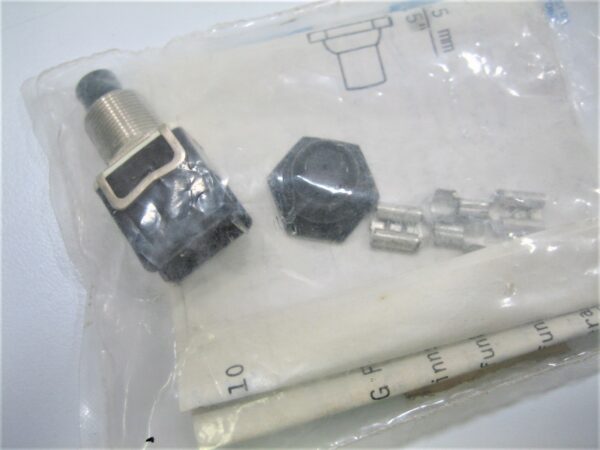 volvo-penta-828718-motor-engine-instrument-panel-toggle-switch-_md_-3-16-21-wqoeifjwoifjwoifjopwijfopi-4-