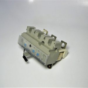 Merlin Gerin 31470 STR22SE 250A 600V 3-Pole Compact NS Electronic Trip ...