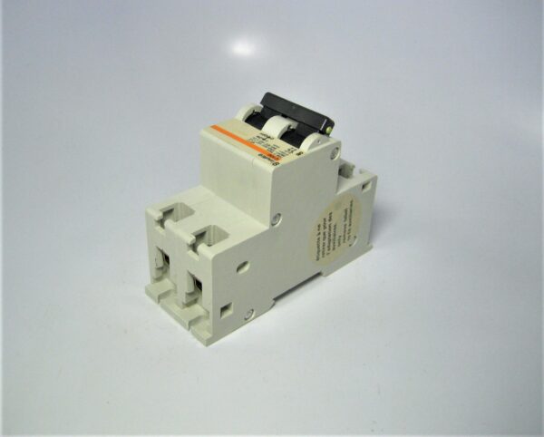 merlin-gerlin-c100-2p-circuit-breaker_eh_6302021-7-