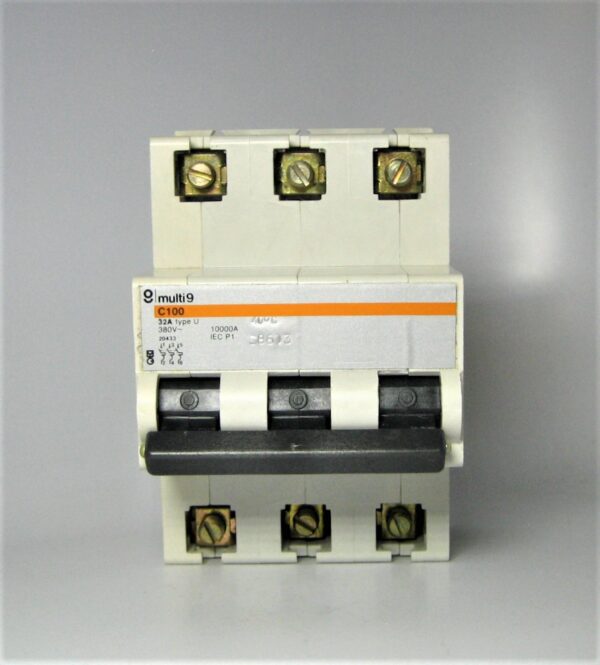 merlin-gerin-20433-breaker_eh_712021-3-