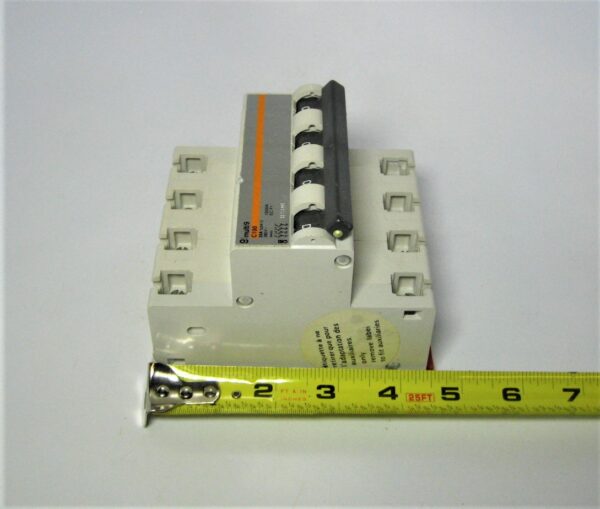 merlin-gerin-20453-breaker_eh_712021-2-