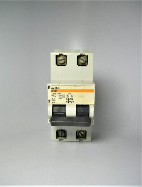 merlin-gerin-blemished-breaker_eh_722021-1-