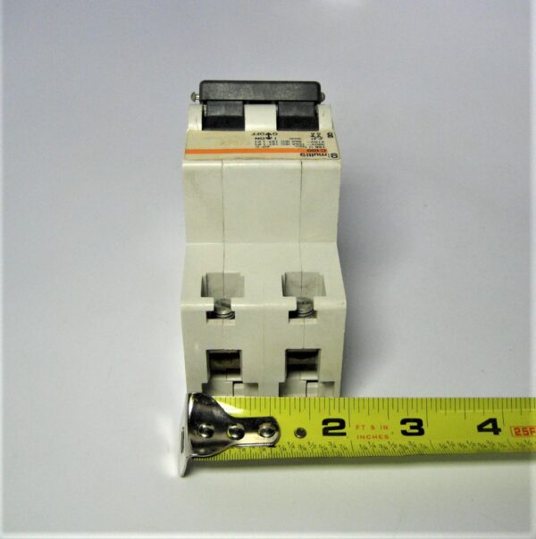 merlin-gerin-blemished-breaker_eh_722021-4-