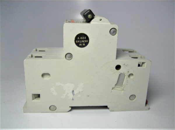 merlin-gerin-blemished-breaker_eh_722021-8-