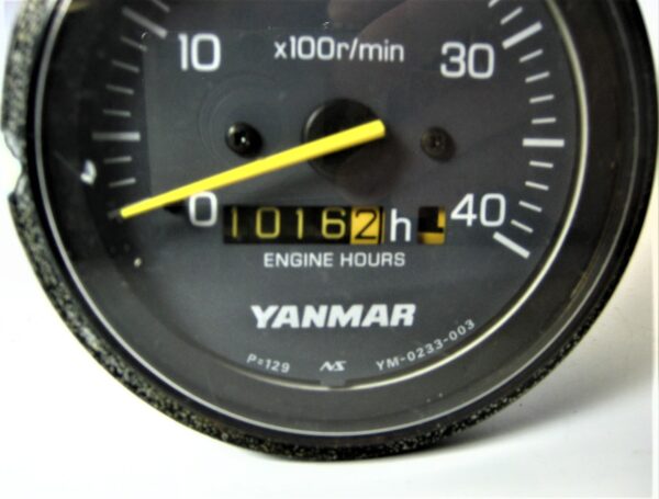 yanmar-ym-0233-003-tachometer_eh_10132021-2-