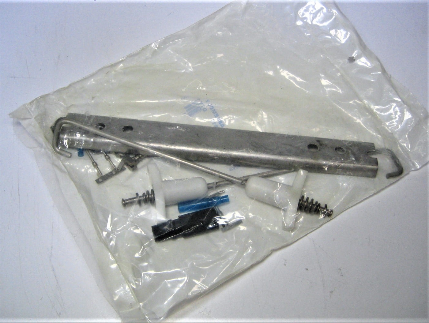 evinrude-johnson-5008617-1-8-gal-remote-oil-tank-reservoir-kit_eh_12102021-4-