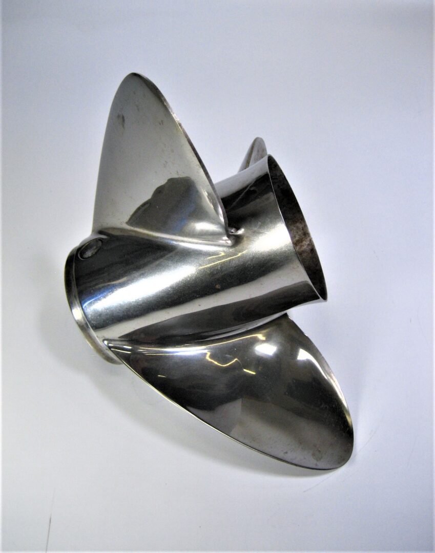 Mercury 48-13704 Mirage Plus RH 3-Blade 13