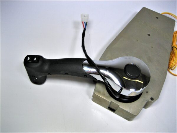mercury-8m0059686-panel-mount_eh_12152021-7-