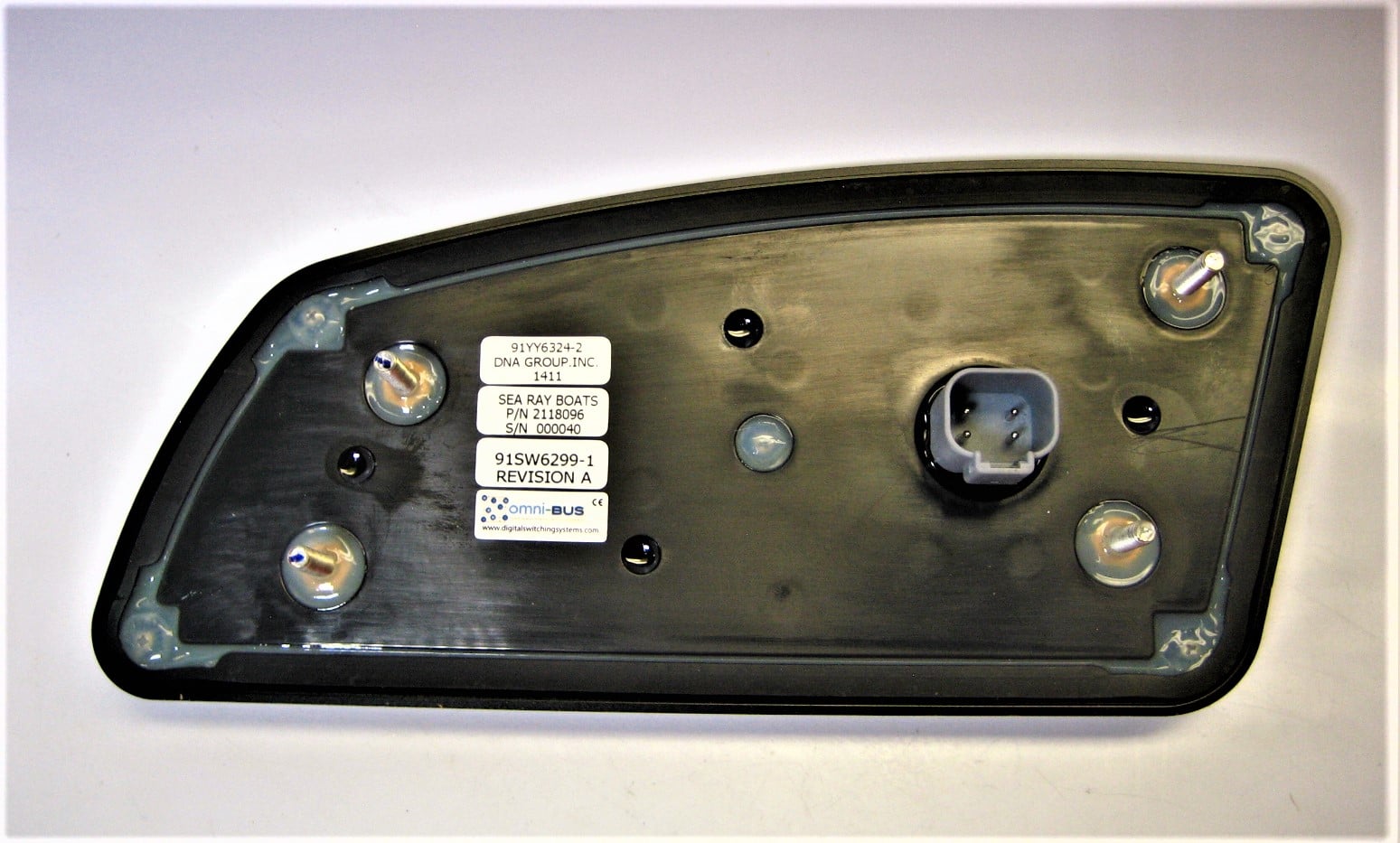 sea-ray-2118096-electrical-switch-pad_eh_1262021-3-