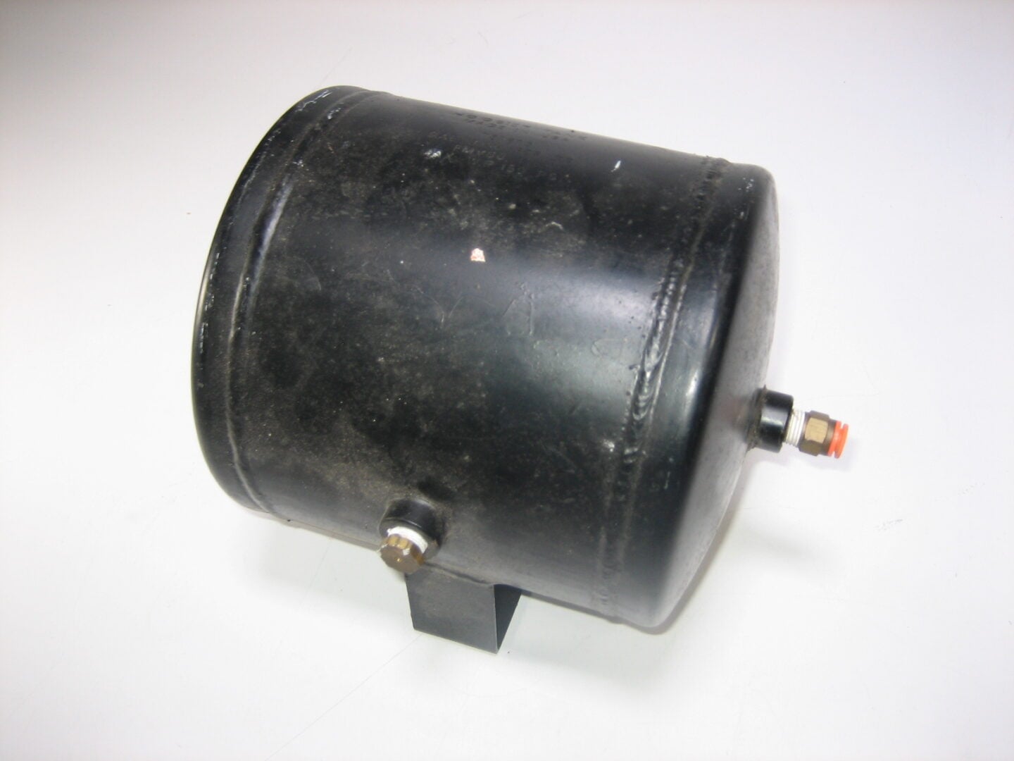 hoosier-air-tank-for-air-suspension-horn-etc-7-inch-diameter-8-inch-length-max-12232021-1-