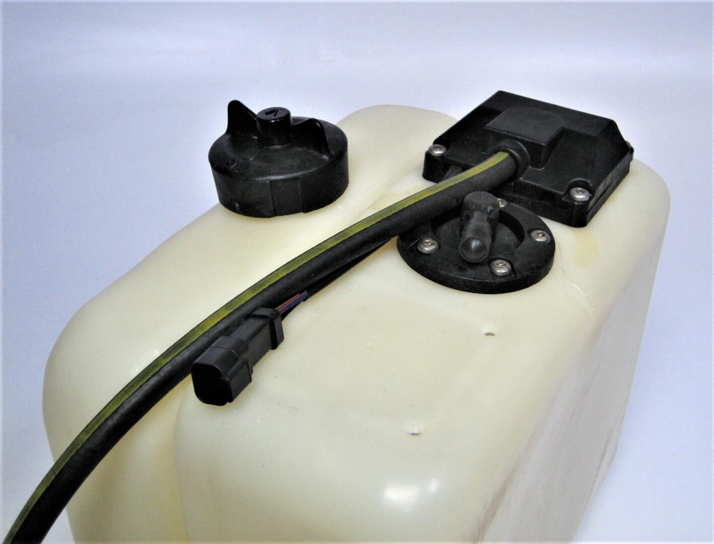 omc-5008572-oil-tank_eh_132022-9-