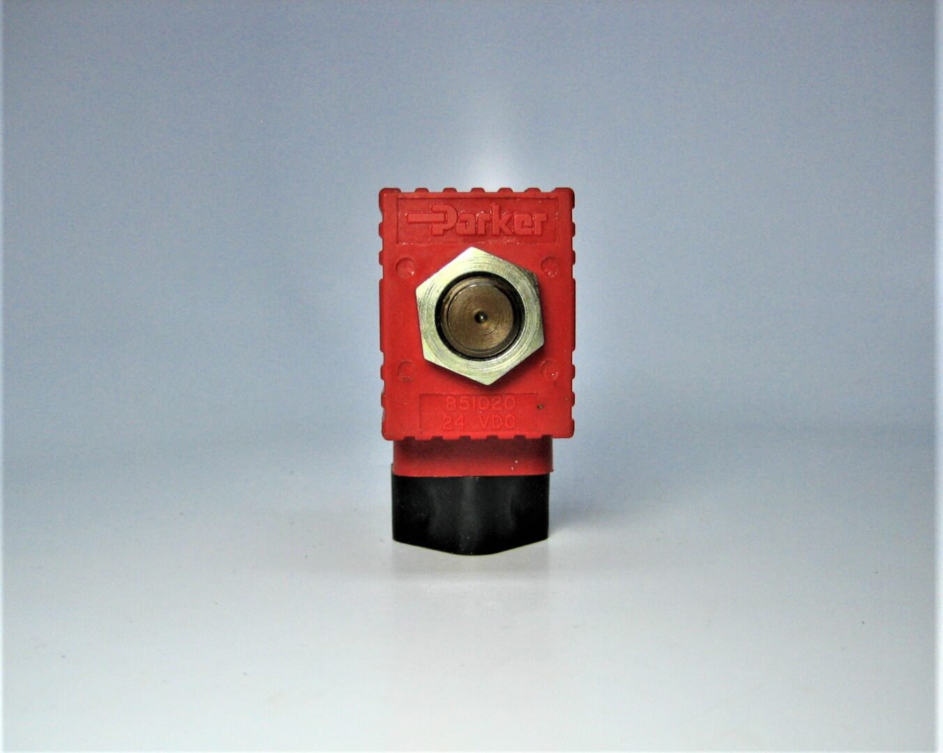 volvo-3825654-solenoid_eh_2182022-2-
