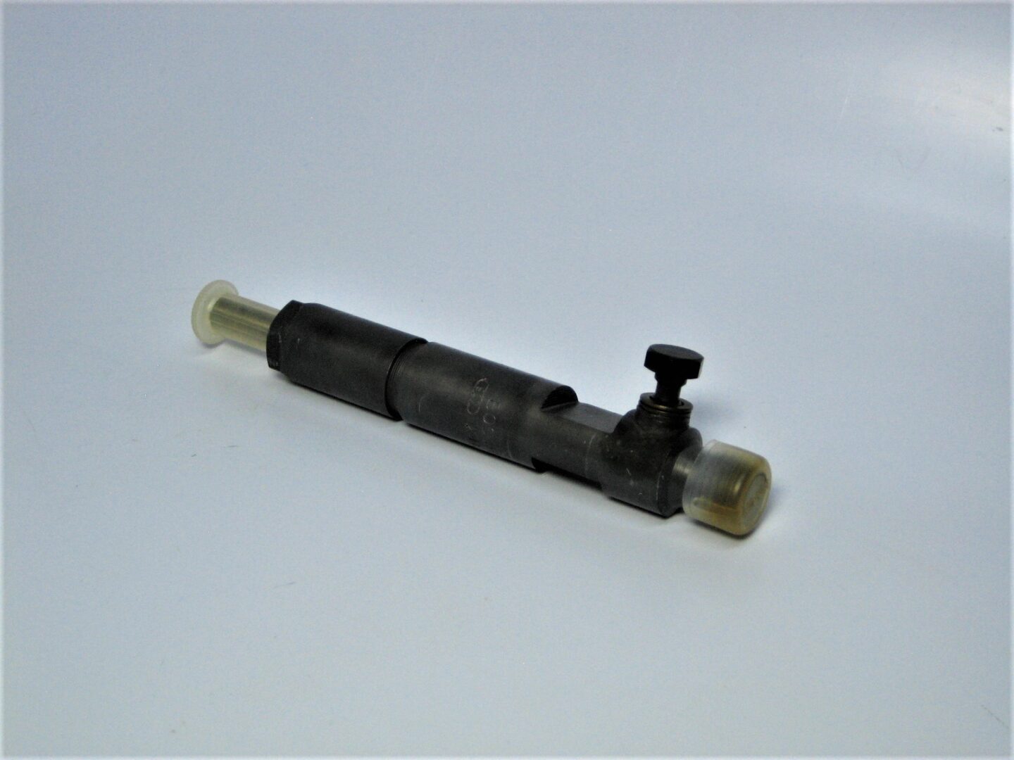 volvo-penta-838289-fuel-injector_eh_332022-3-