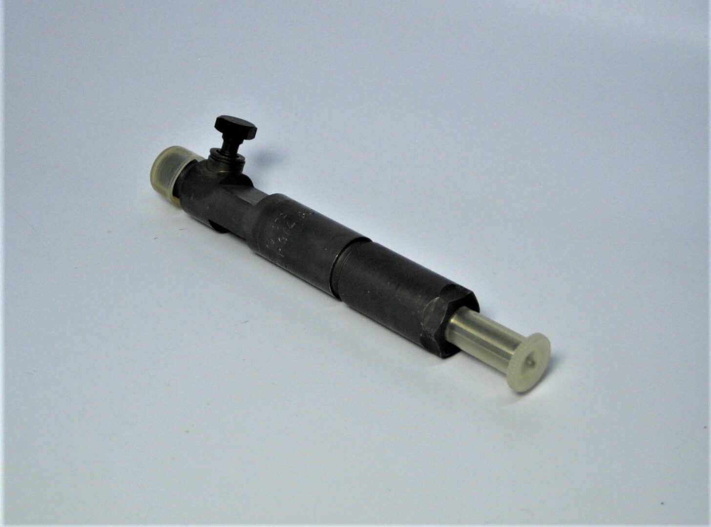 volvo-penta-838289-fuel-injector_eh_332022-4-