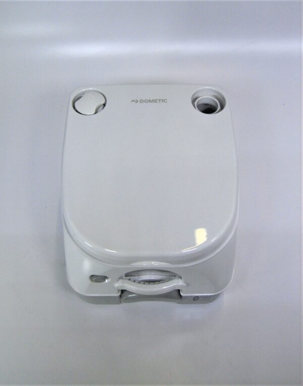 dometic-301097206-portable-toilet_eh_10252022-7-