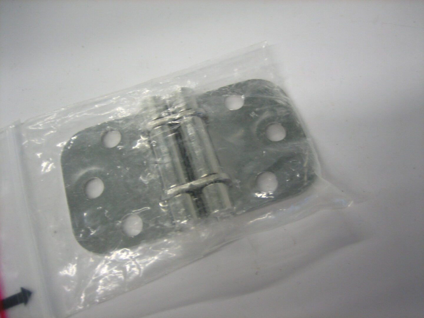 gemlux-2183-hinge-new-single-max-10192022-2-
