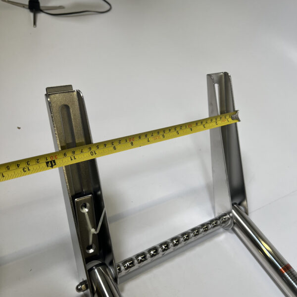 ladder1zv100522-7-